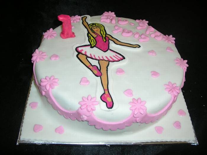 עוגת יום הולדת רקדנית בלט